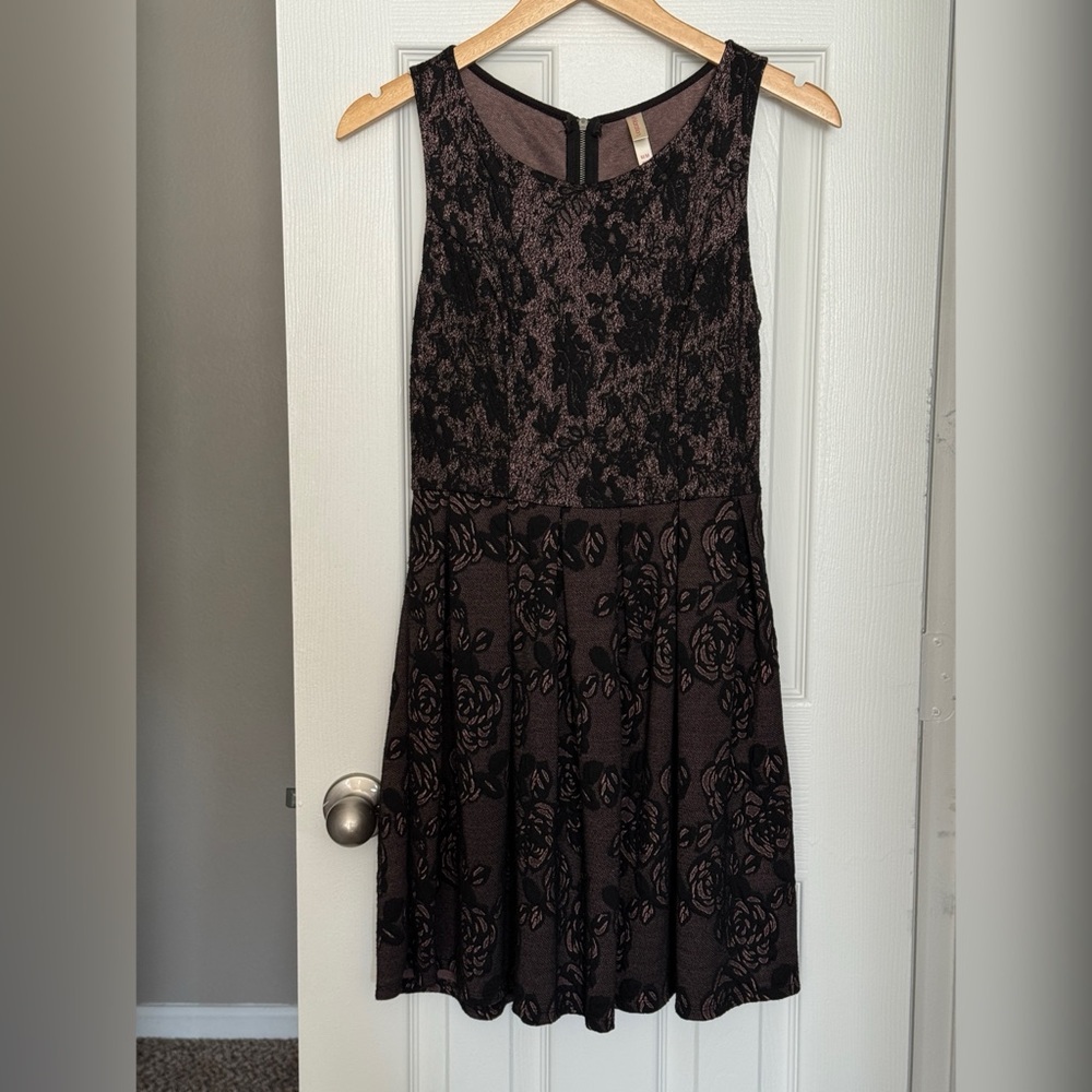 Xhileration Black & Pink Lace Pattern Dress - Size M